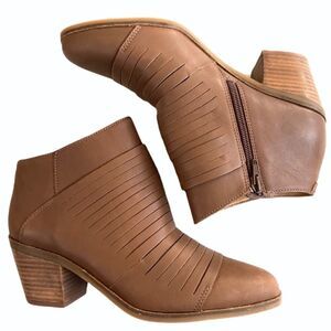 NWOT Lucky Brand leather ankle boots
